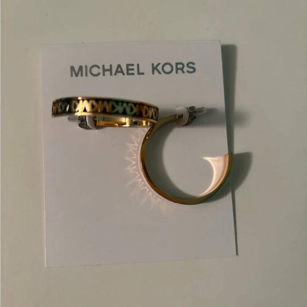 MICHAEL KORS BLACK & GOLD LOGO HOOP EARRINGS NWT